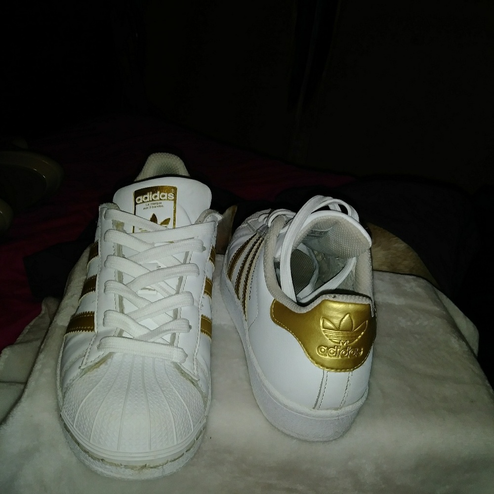 Lightly Worn Shell Toe Girl Addidas